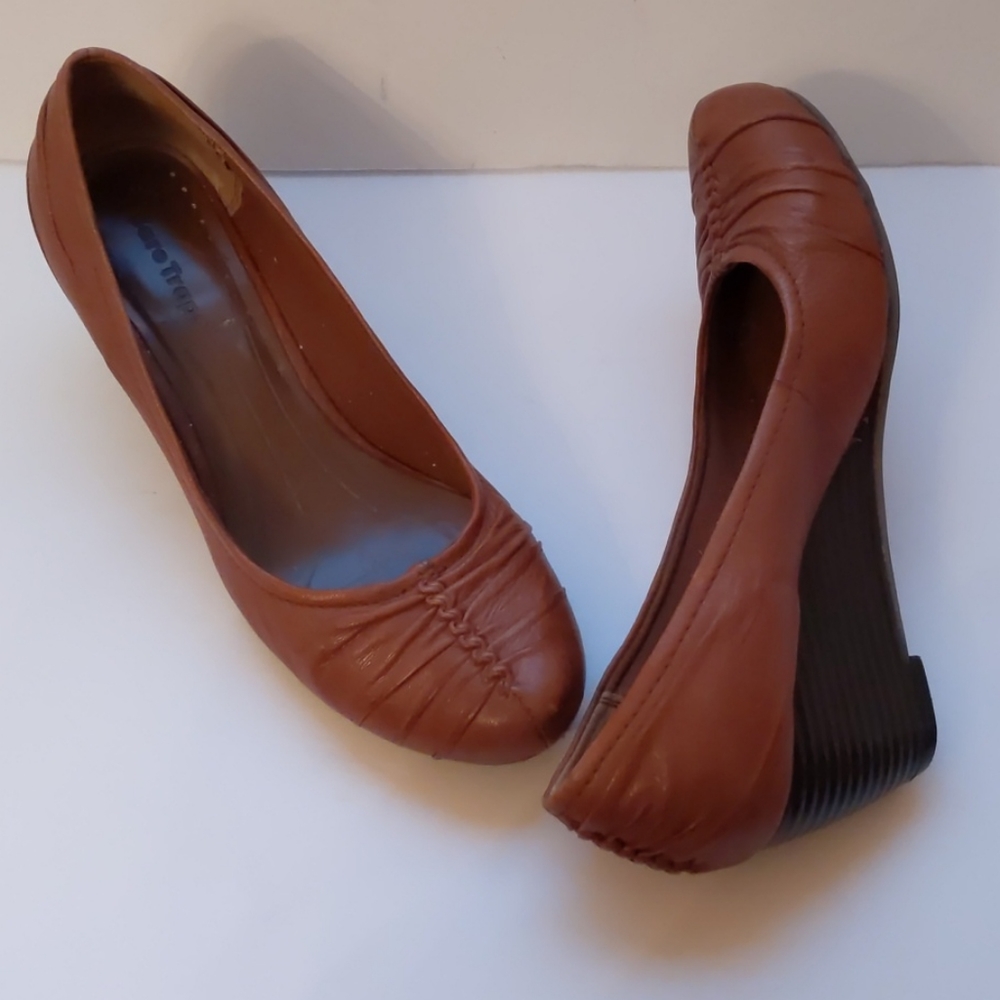 Bare Traps brown leather wedges-sz 7 1/2M